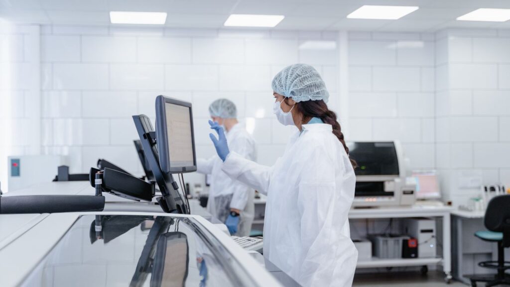 Pharmacy Tech Job Outlook in 2025